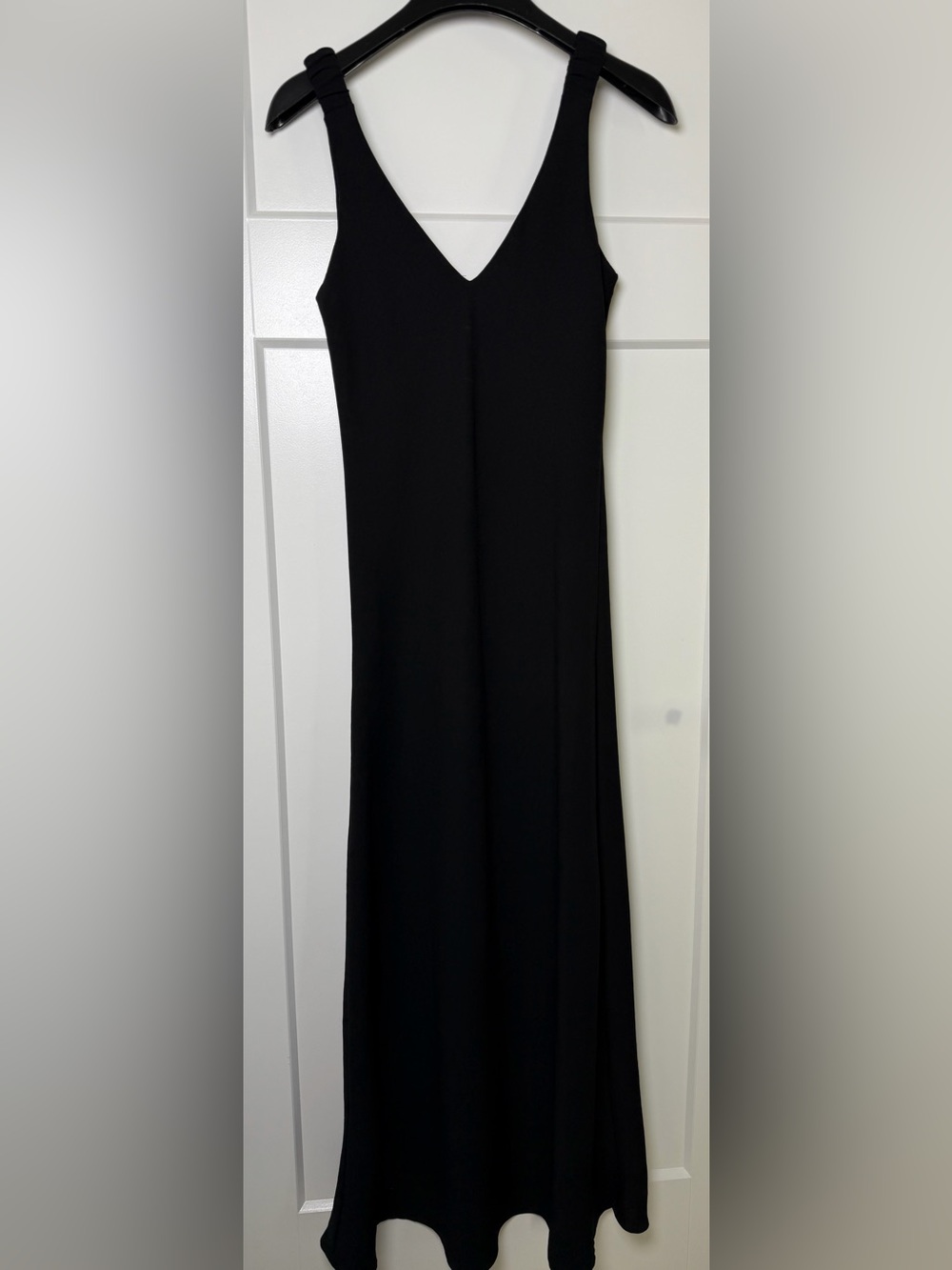 Zara Black V-Neck Fitted Maxi Dress - Picture 2 of 6